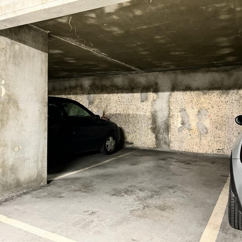 Place de parking en sous-sol sécurisé à Puteaux (92800)