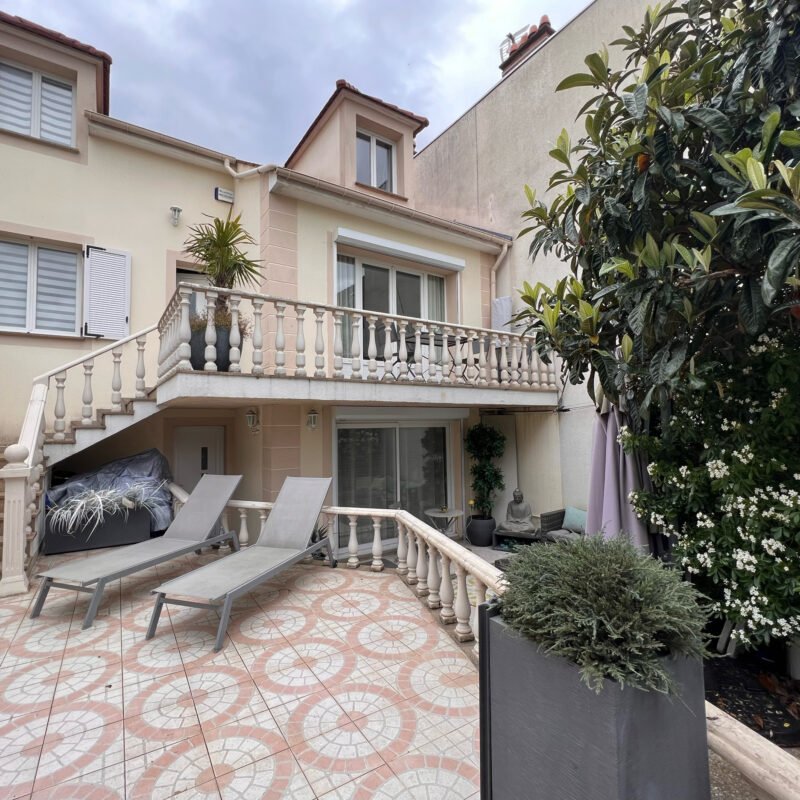 Maison 8 pièces 190m², terrasse et jardin 404m² à Nanterre (92000)