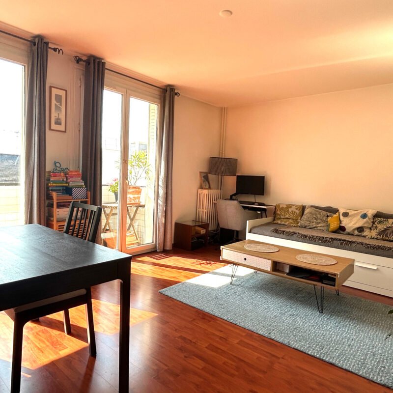 Appartement 2 pièces 52m², balcon, cave + parking à Suresnes (92150)