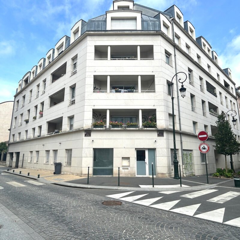 Place de parking en sous-sol sécurisé à Puteaux (92800)