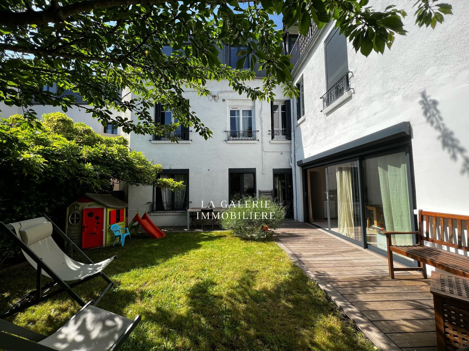 Appartement 4 pièces 101 m² · à Suresnes · 101 m² · 840 000 €