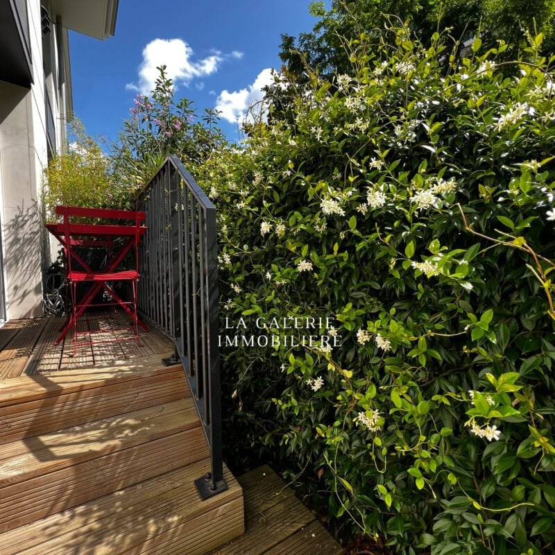 Appartement 3 pièces, jardin 17m² et grand parking à Puteaux (92800)