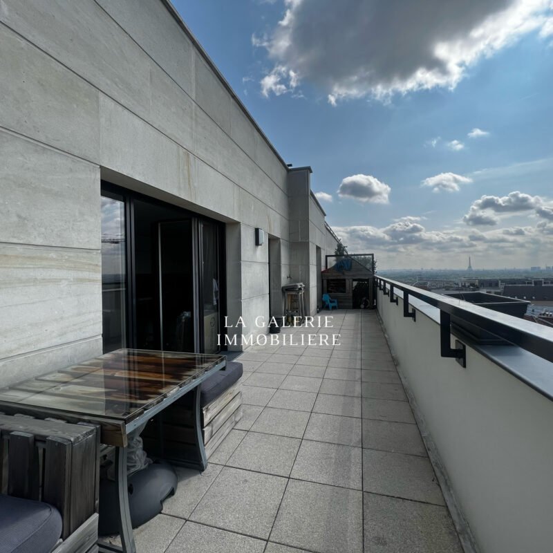 4 pièces, terrasse 22m² cave et 2 parkings à Suresnes (92150)