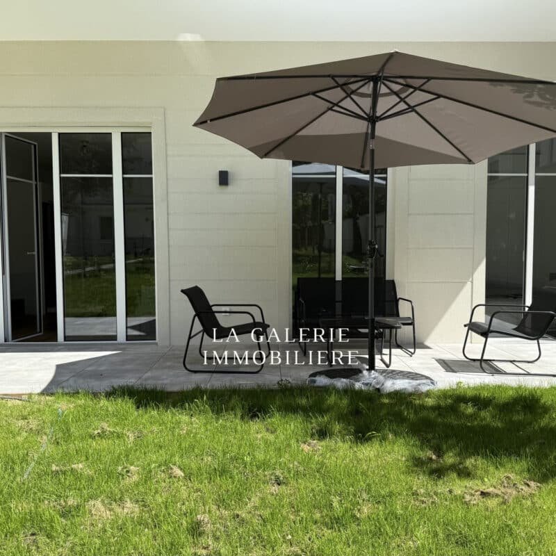 Location meublée – 4 pièces 76,50m², jardin, cave et parkings à Puteaux (92800)