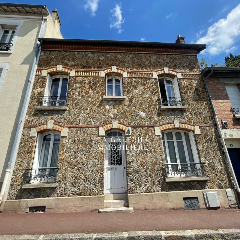 Maison de Ville de 148m² – 5 pièces – 4 Chambres à Suresnes (92150)