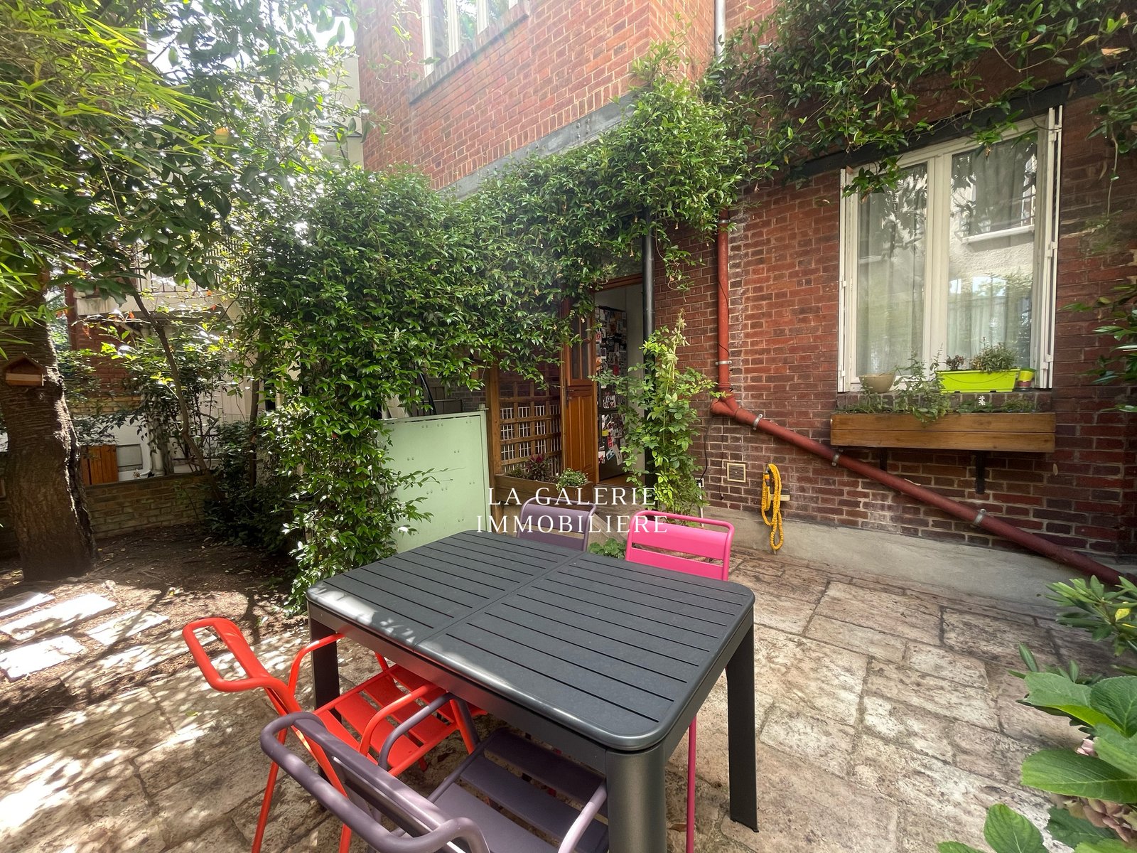 Maison de Ville de 148m² - 5 pièces - 4 Chambres à Suresnes (92150) – Image 3