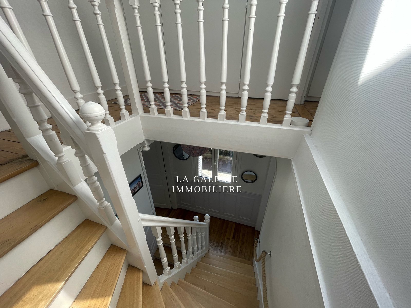 Maison de Ville de 148m² - 5 pièces - 4 Chambres à Suresnes (92150) – Image 9