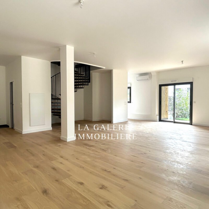 Maison / Loft 144m², terrasse, jardin, cave et parking à Suresnes (92150)