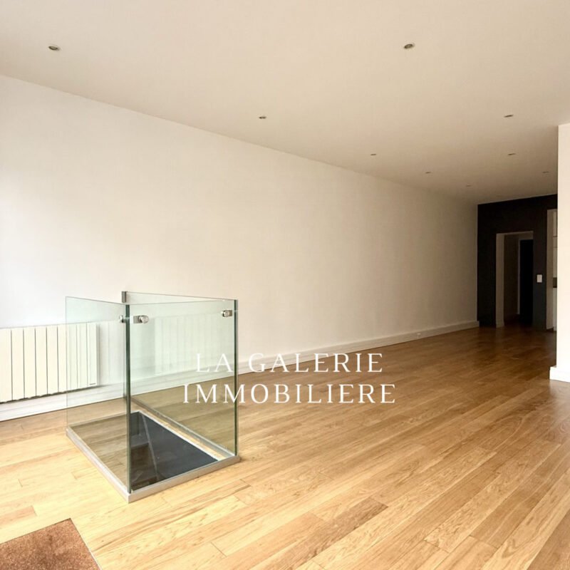 Local commercial de 70 m² à Courbevoie (92400)