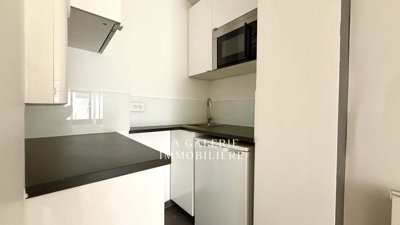 17577027781_LP071_13_original