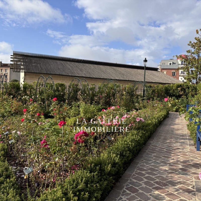 Studio 24,83 m² et une cave à Puteaux (92800)