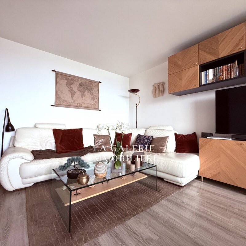 Appartement 3 pièces 69 m², parking et cave à Puteaux (92800)