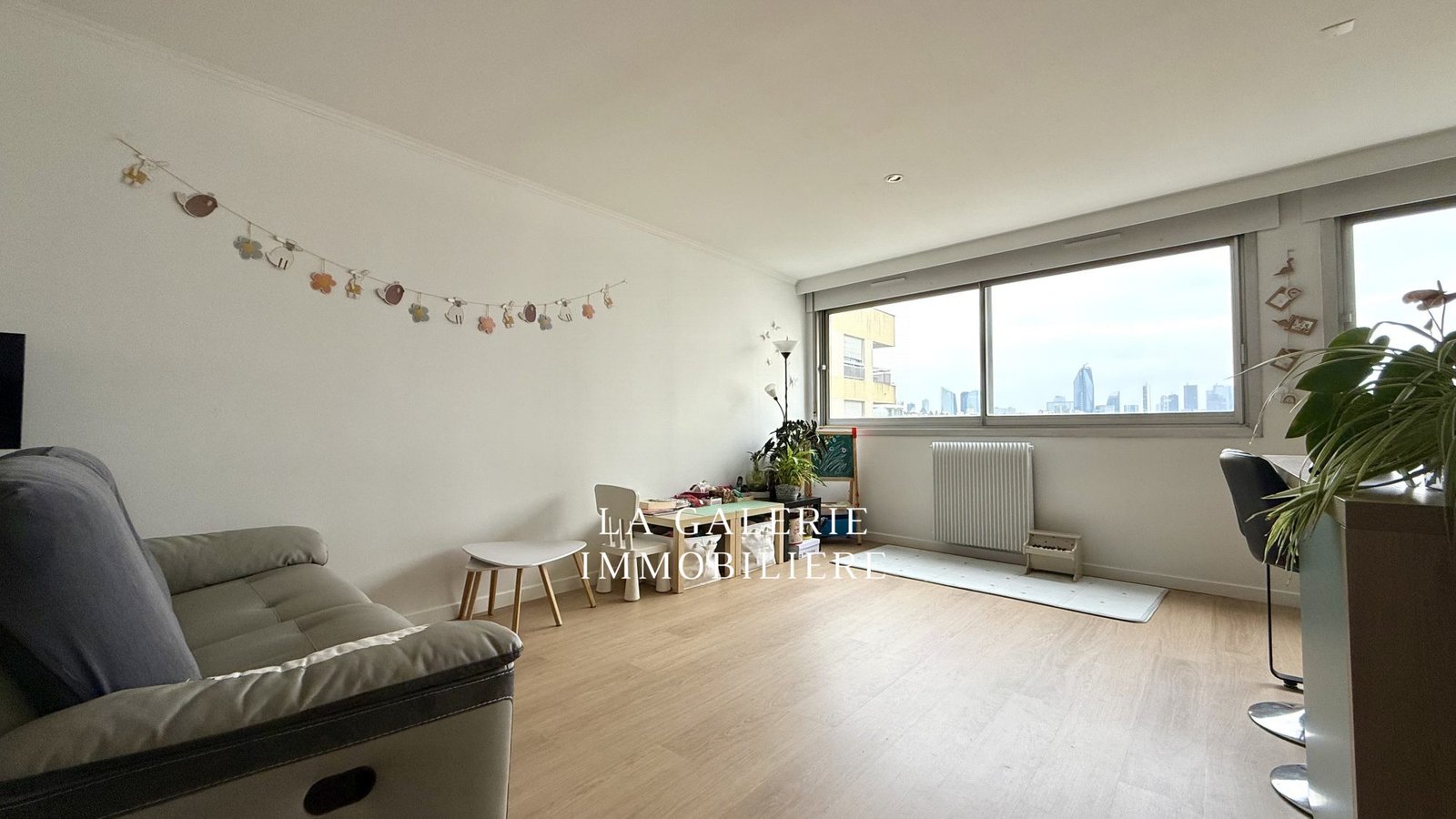 Appartement 4 pièces 98,50m² avec une loggia à Suresnes (92150) – Image 2