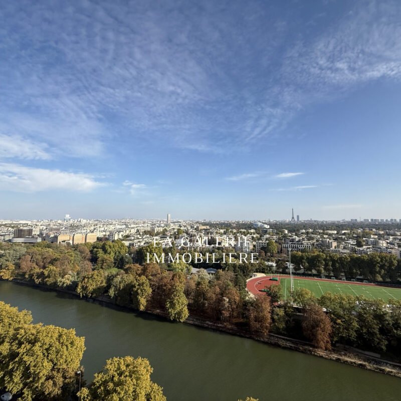 Appartement 3 pièces 69 m², parking et cave à Puteaux (92800)