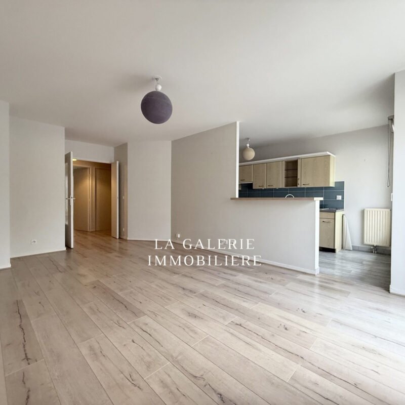 Appartement 3 pièces 65m² balcon, cave et parking à Suresnes (92150)