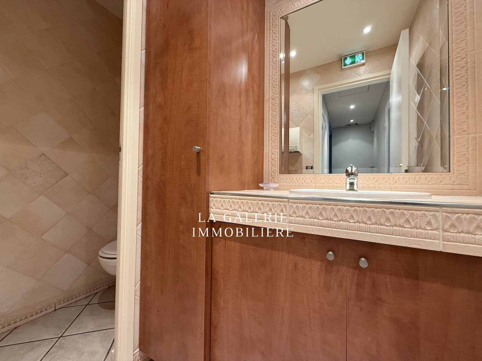 Local/Bureaux à louer avec parking à Puteaux (92800) – Image 4