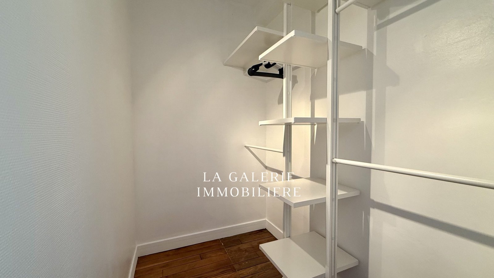 Location meublée - 3 pièces 65m² et 2 caves à Puteaux (92800) – Image 9