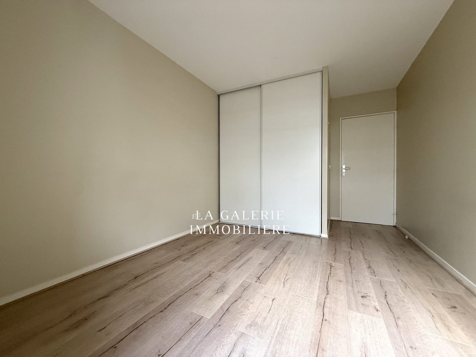 Appartement 3 pièces 65m² balcon, cave et parking à Suresnes (92150) – Image 7