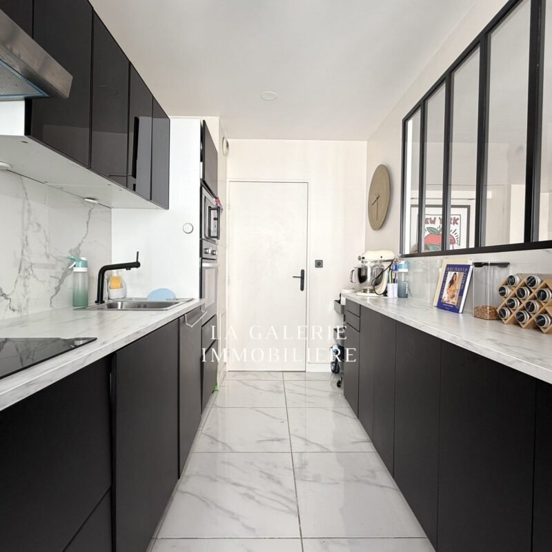 Appartement 3 pièces 63m², balcon, cave et 2 parkings à Suresnes (92150)