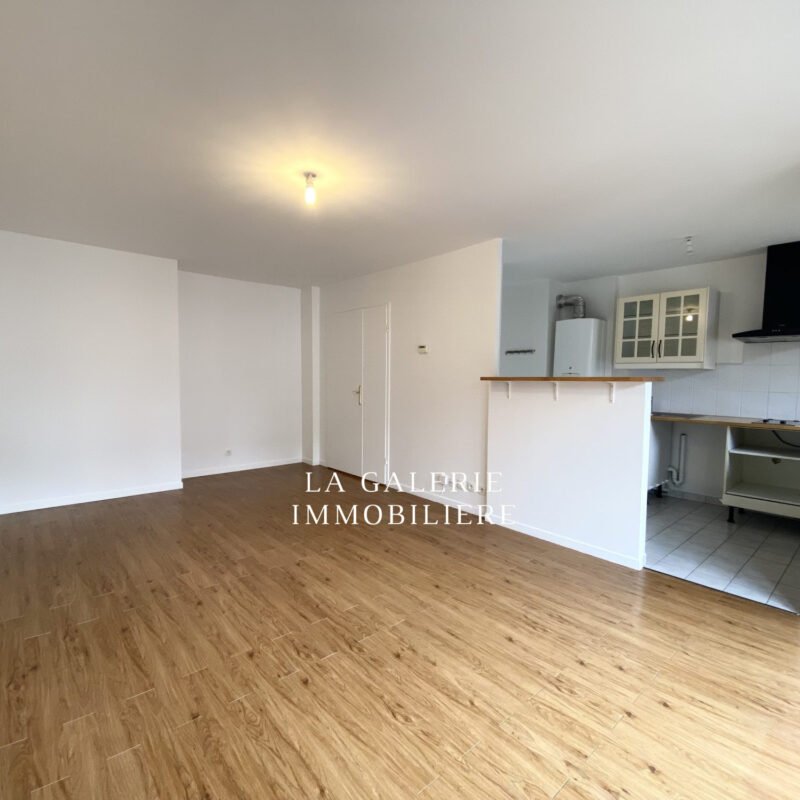 Location non meublée – 2 pièces, terasse 5m², cave et grand parking fermé à Montigny-le-Bretonneux (78180)