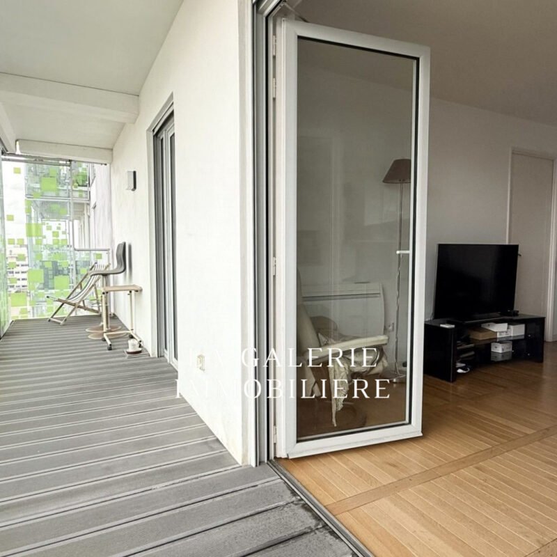 Appartement 2 pièces 45,71 m², balcon + Cave + Parking à Courbevoie (92400)