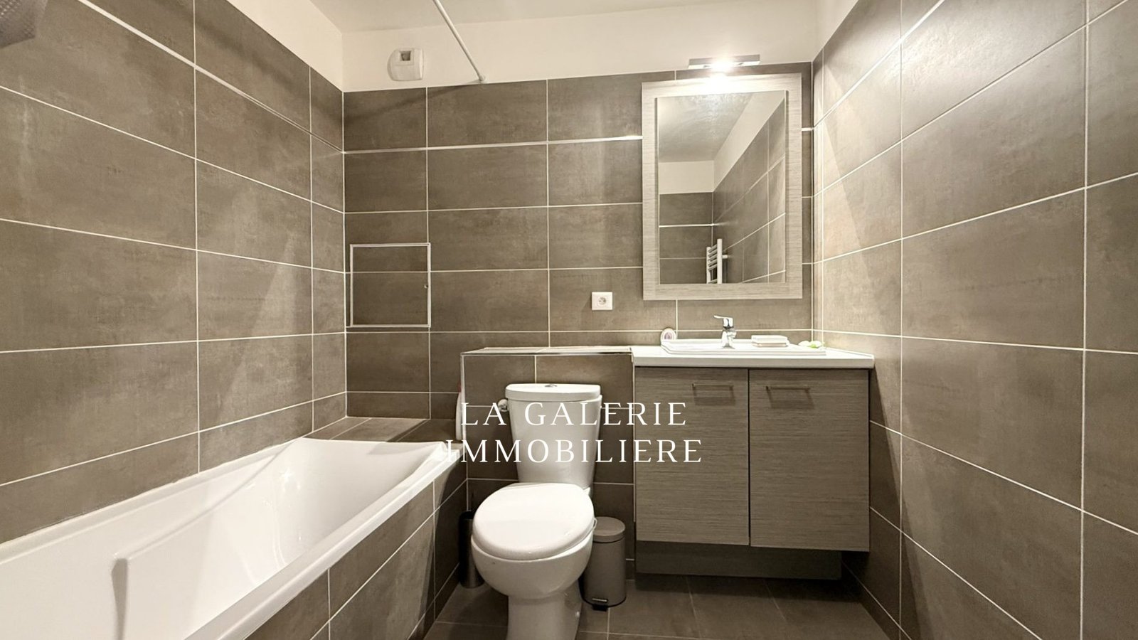 Appartement 2 pièces 45,71 m², balcon + Cave + Parking à Courbevoie (92400) – Image 7