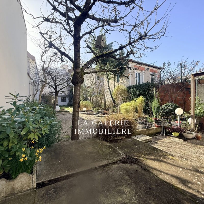 Maison 6 pièces, jardin, terrasses, dépendance et caves à Puteaux (92800)