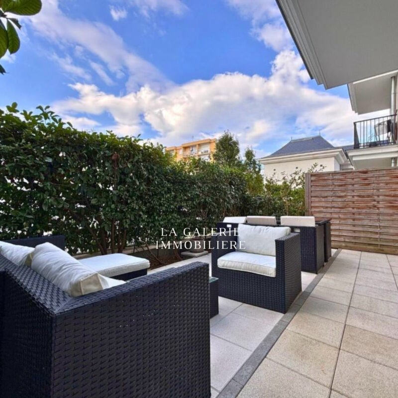 Appartement 2 pièces 50m², jardin 20m² + parking à Puteaux (92800)