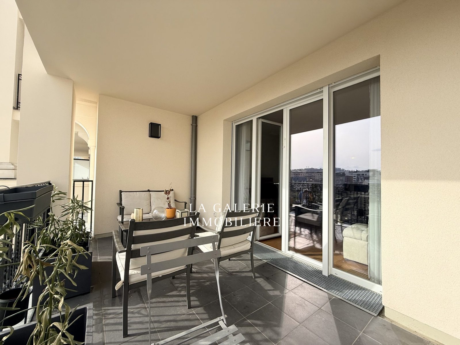 Appartement 3 pièces 69m², balcon, terrasse et box à Puteaux (92800) – Image 8