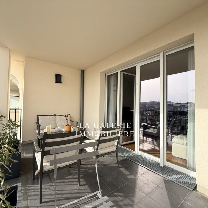 Appartement 3 pièces 69m², balcon, terrasse et box à Puteaux (92800)