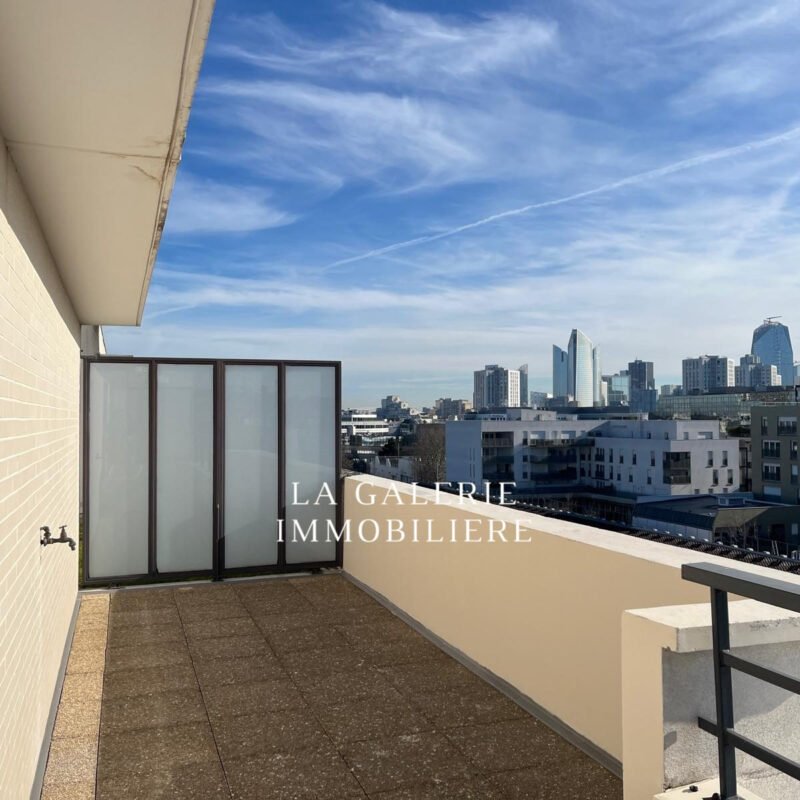 Location studio 28m2 avec terrasse 17m2 à Nanterre (92000)