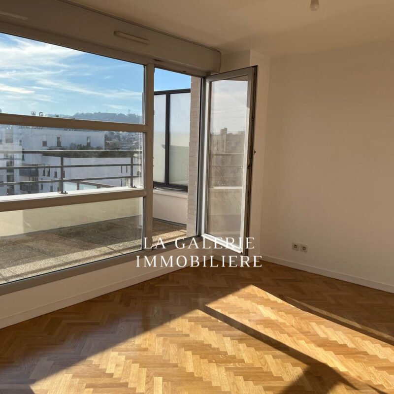 Location studio 28m2 avec terrasse 17m2 à Nanterre (92000)