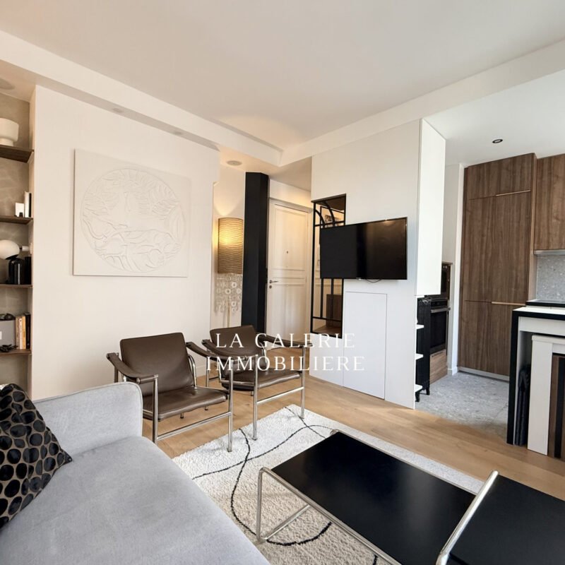 2 pièces rénové par une architecte avec cave à Courbevoie (92400)