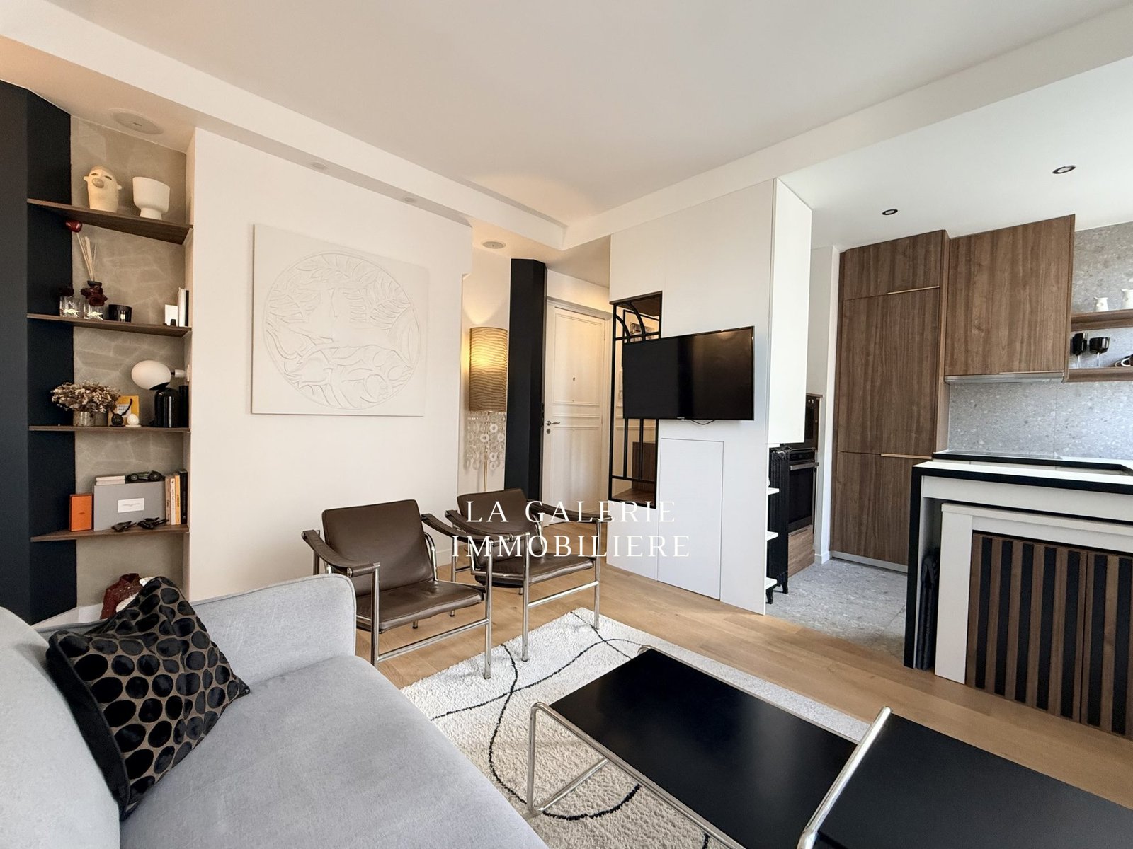 2 pièces rénové par une architecte avec cave à Courbevoie (92400) – Image 2