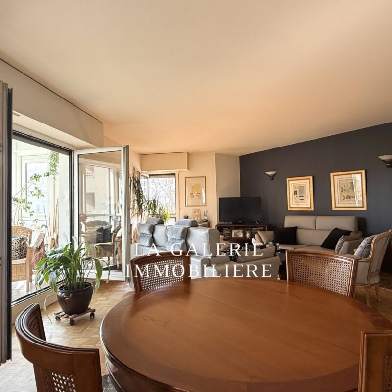 Appartement familial 4/5 pièces, cave et parking à Suresnes (92150)