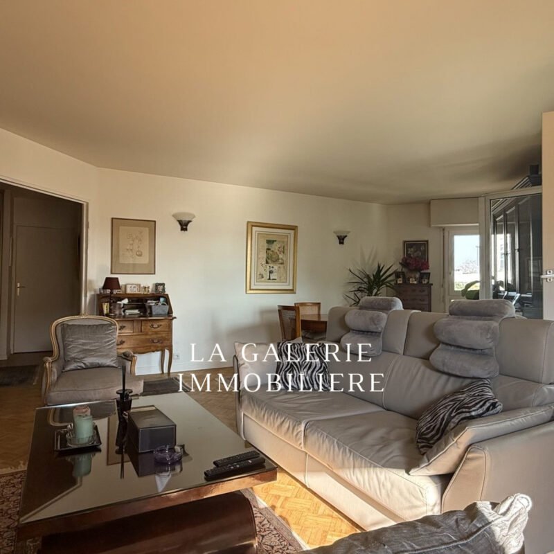 Appartement familial 4/5 pièces, cave et parking à Suresnes (92150)