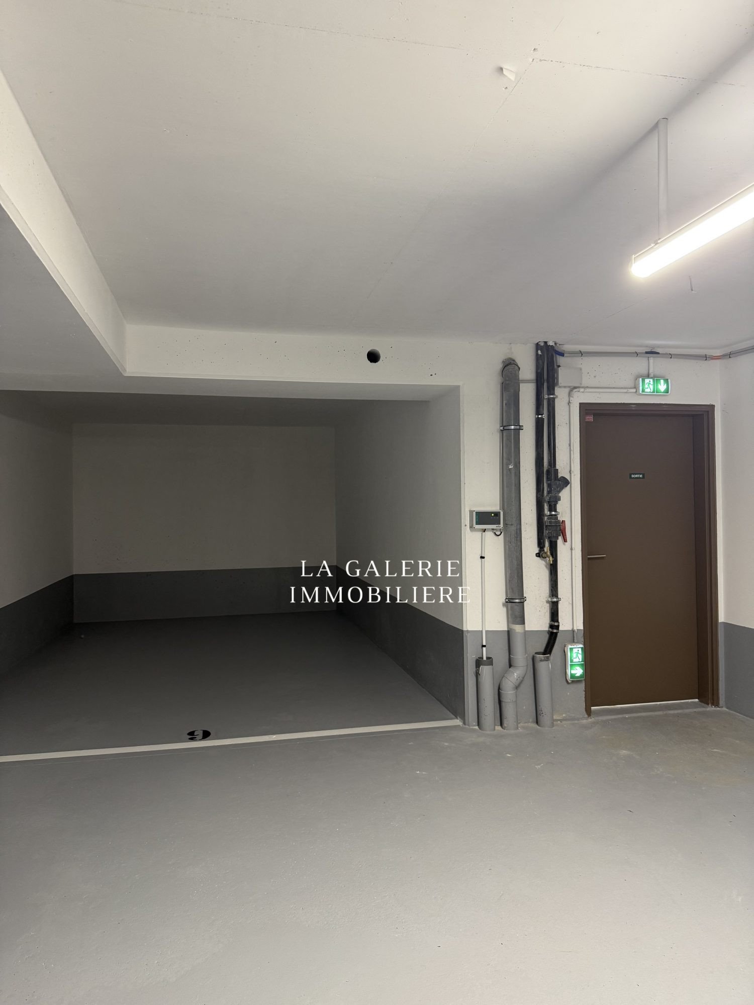 Location - Place de stationnement à Puteaux (92800) – Image 2