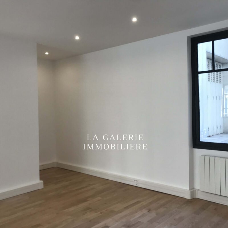 Local commercial de 61 m² à Courbevoie (92400)