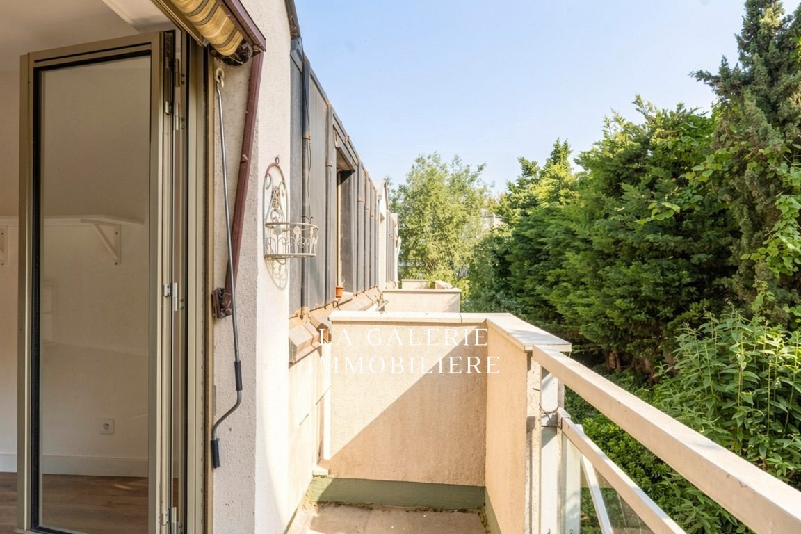 Suresnes – Quartier Liberté – Appartement 4 pièces 99 m² – Vue Tour Eiffel & vue dégagée – Balcon – Tram La Défense 8 min à Suresnes (92150) – Image 10