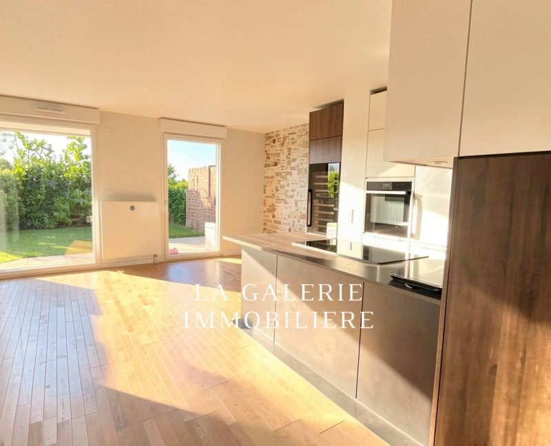 COMME UNE MAISON AVEC JARDIN EXCEPTIONNEL 4P – 3CH 100M TRAMWAY à Courbevoie (92400)