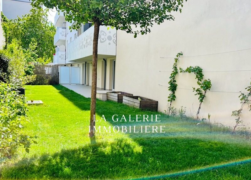 COMME UNE MAISON AVEC JARDIN EXCEPTIONNEL 4P – 3CH 100M TRAMWAY à Courbevoie (92400)