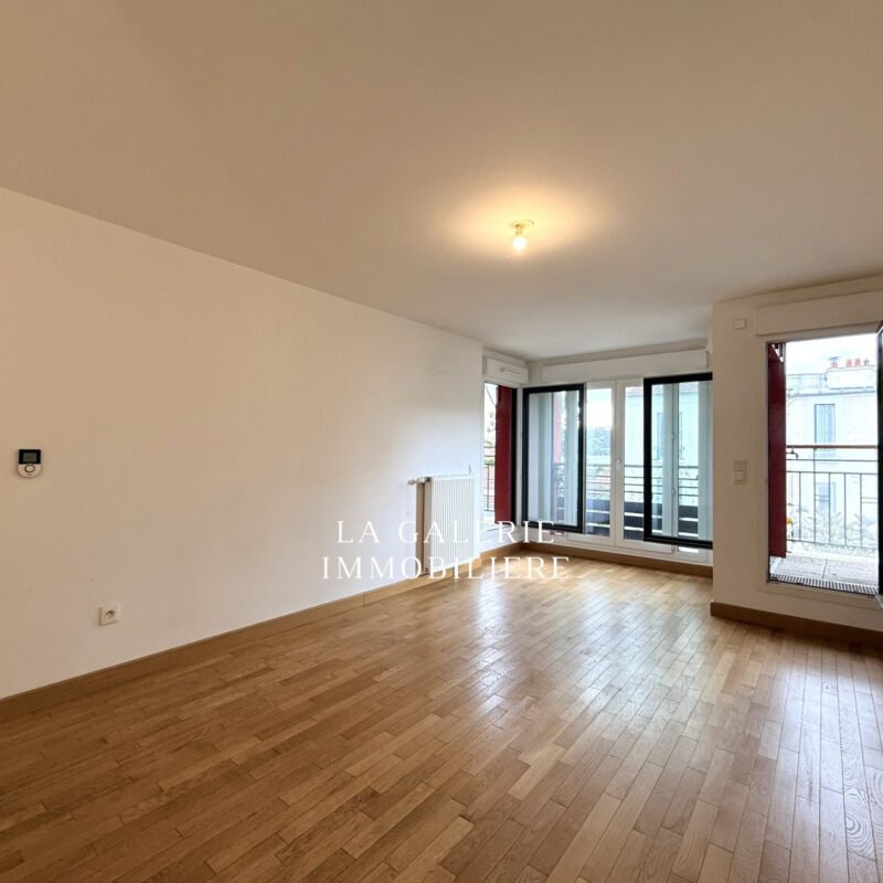 Appartement 3 pièces 60,50 m², balcons et parking à Puteaux (92800)