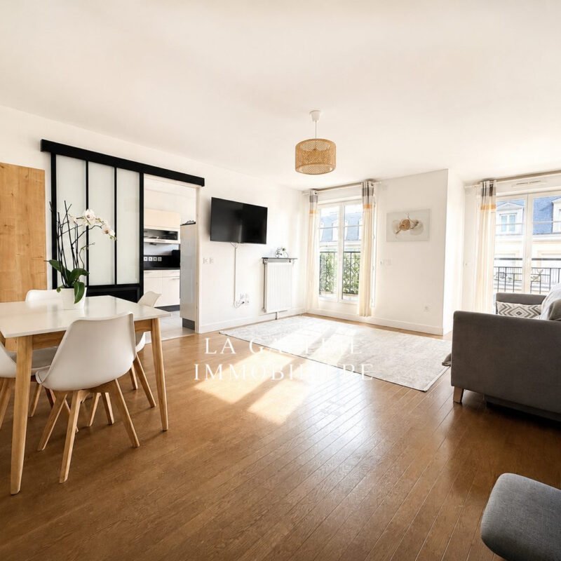 Location meublée 4 pièces, terrasse, balcon et parking à Puteaux (92800)