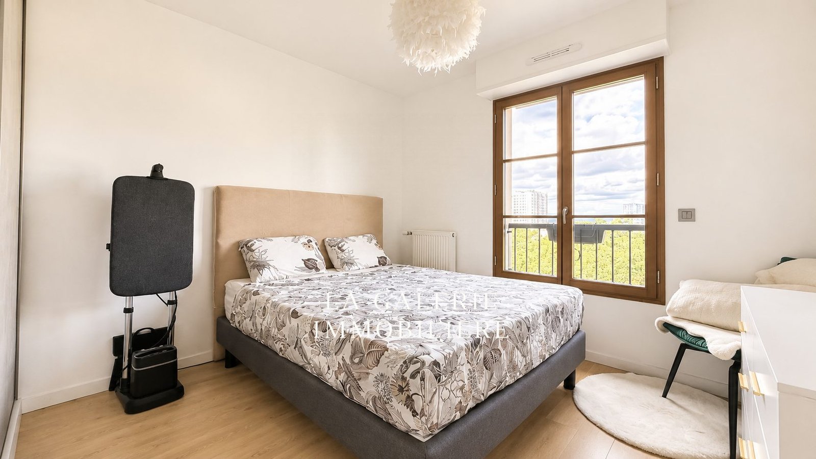 Location meublée - 3 pièces 56m², balcon et parking à Puteaux (92800) – Image 4