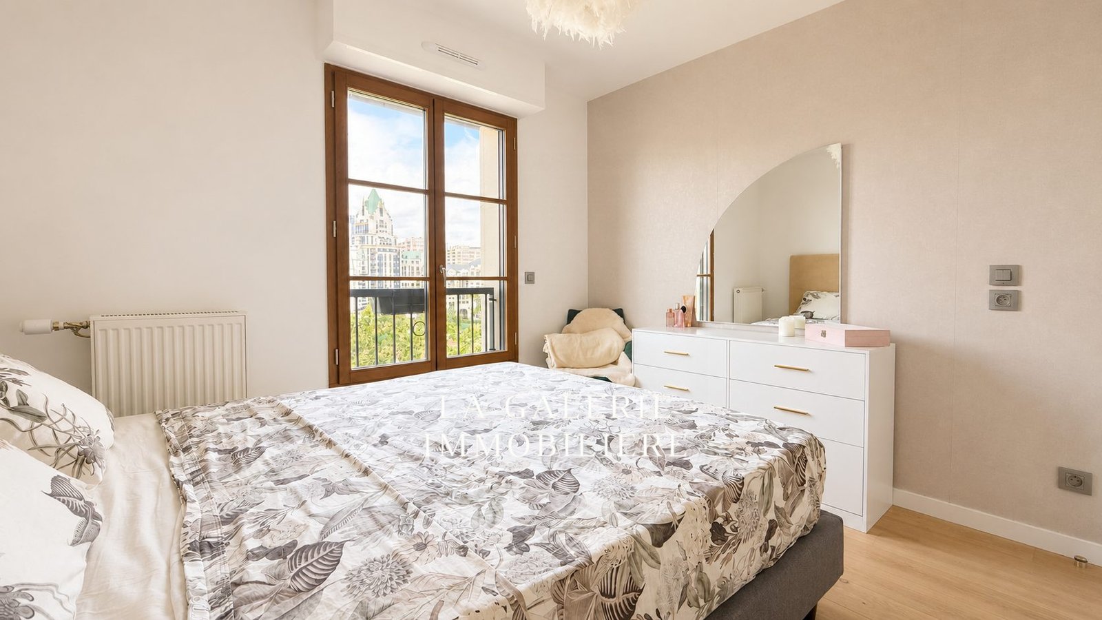 Location meublée - 3 pièces 56m², balcon et parking à Puteaux (92800) – Image 5