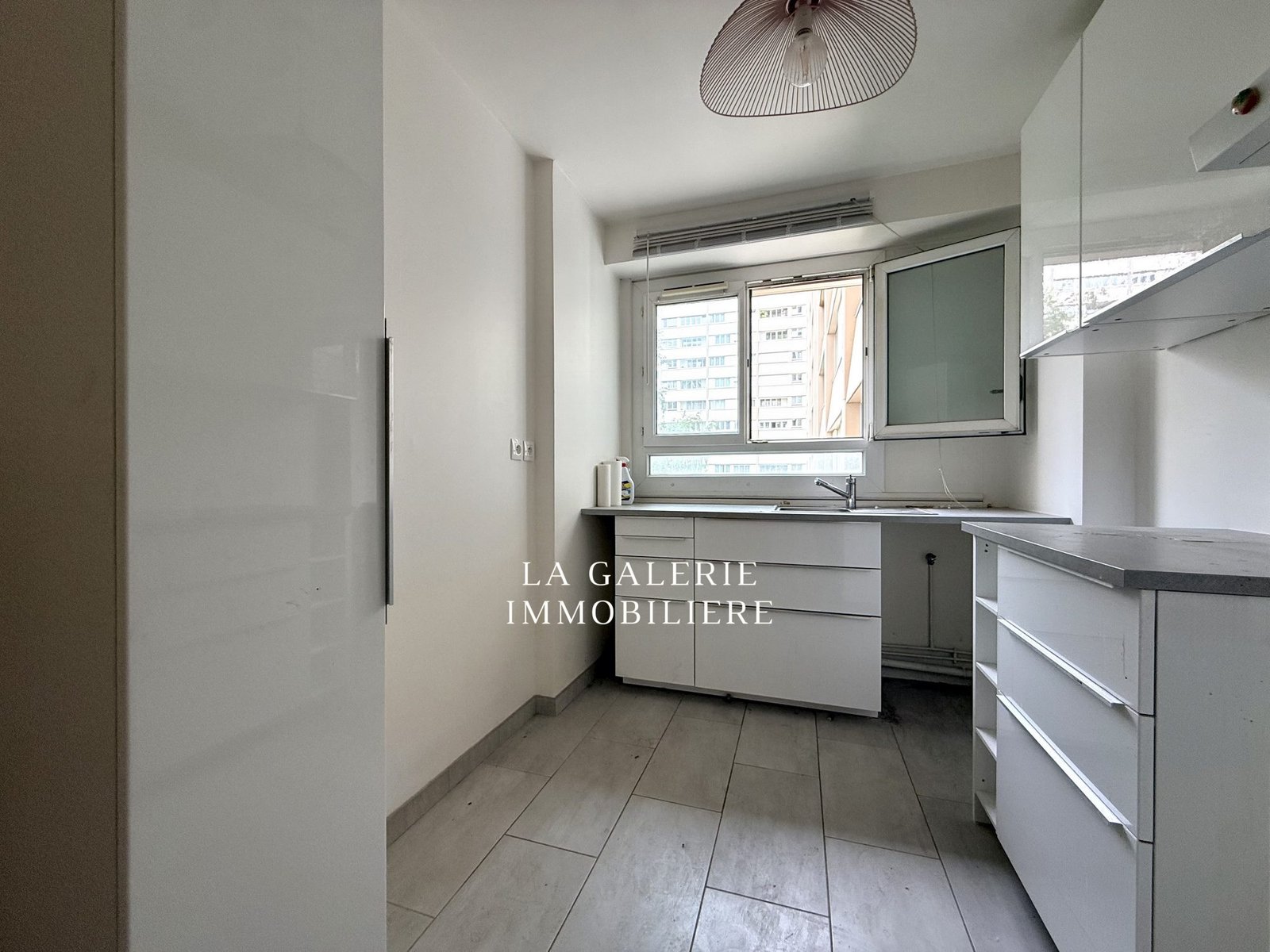 Appartement 4 pièces à rénover avec balcon, cave et 2 parkings à Puteaux (92800) – Image 8