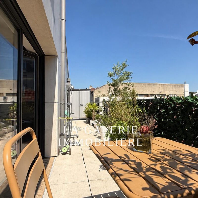 Location meublée – 3 pièces 50m², terrasse et parking à Suresnes (92150)
