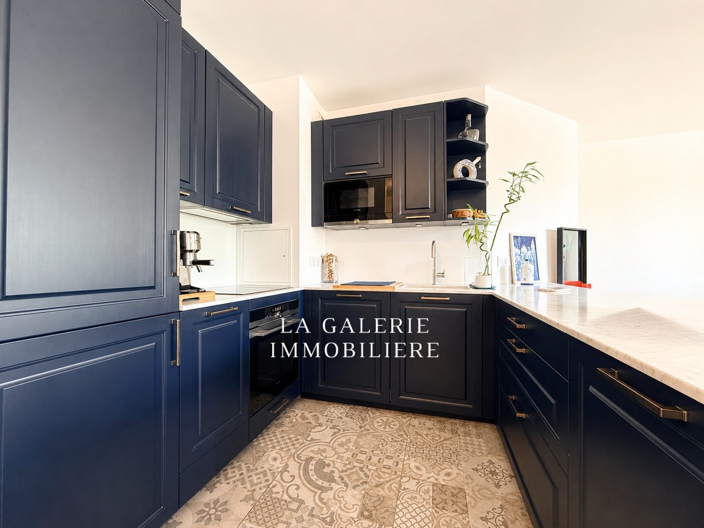 Location meublée - 2 pièces avec loggia et balcon + parking à Puteaux (92800) – Image 4