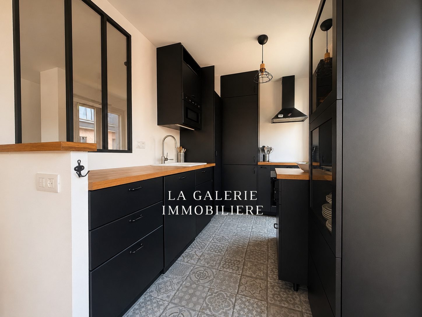 Appartement meublé 4 pièces, balcon et parking à Puteaux (92800) – Image 4