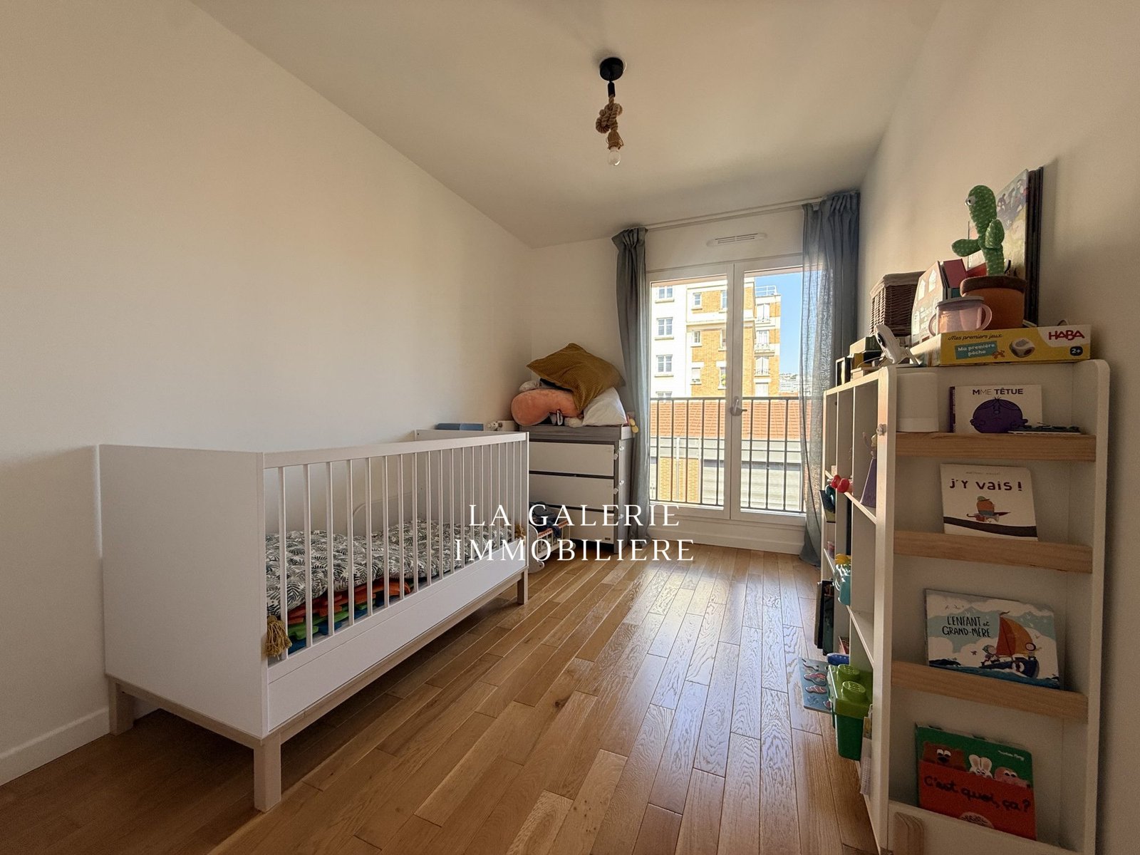 Appartement meublé 4 pièces, balcon et parking à Puteaux (92800) – Image 9